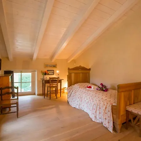 Sleeps 10 Pool *