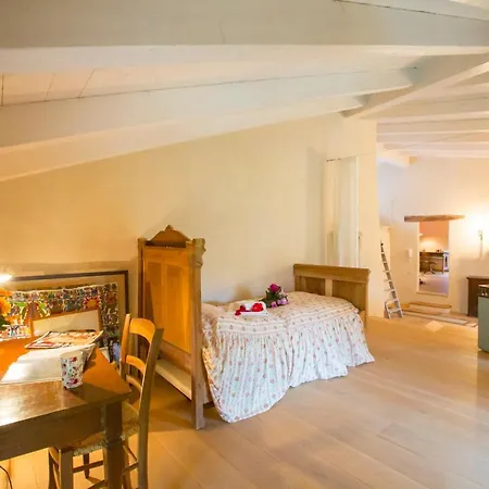 Sleeps 10 Pool