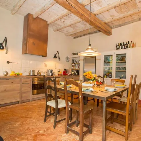 Sleeps 10 Pool فيلة Orino
